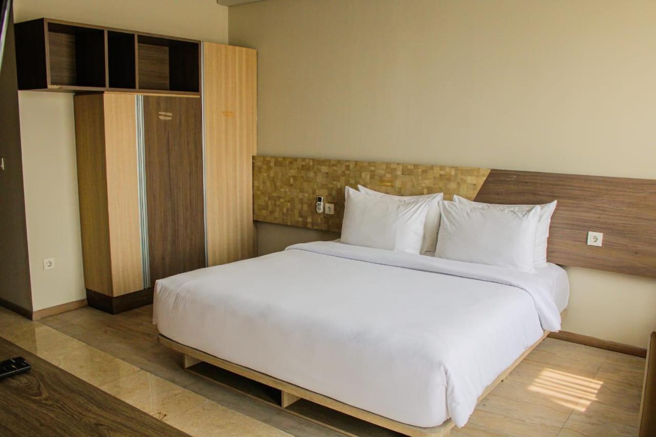Graha Makara Suite Hotel & Residence Cikarang Exterior foto