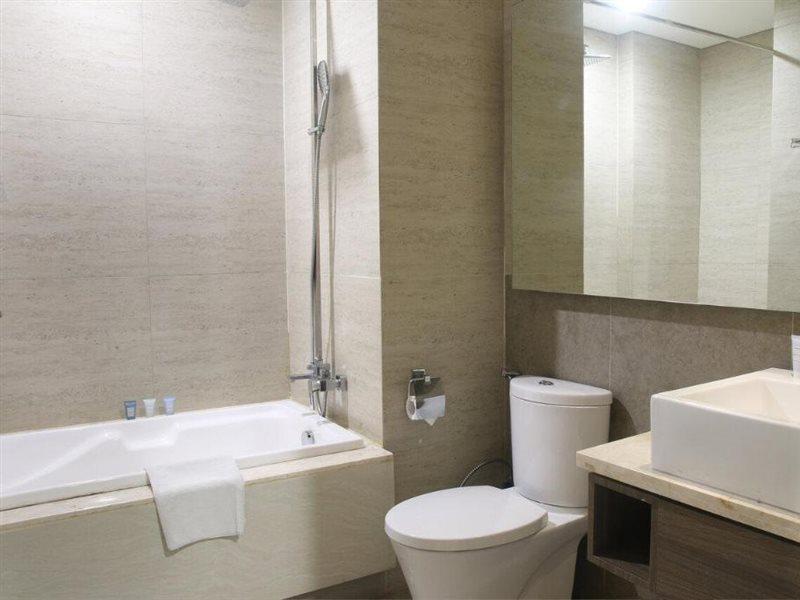 Graha Makara Suite Hotel & Residence Cikarang Exterior foto